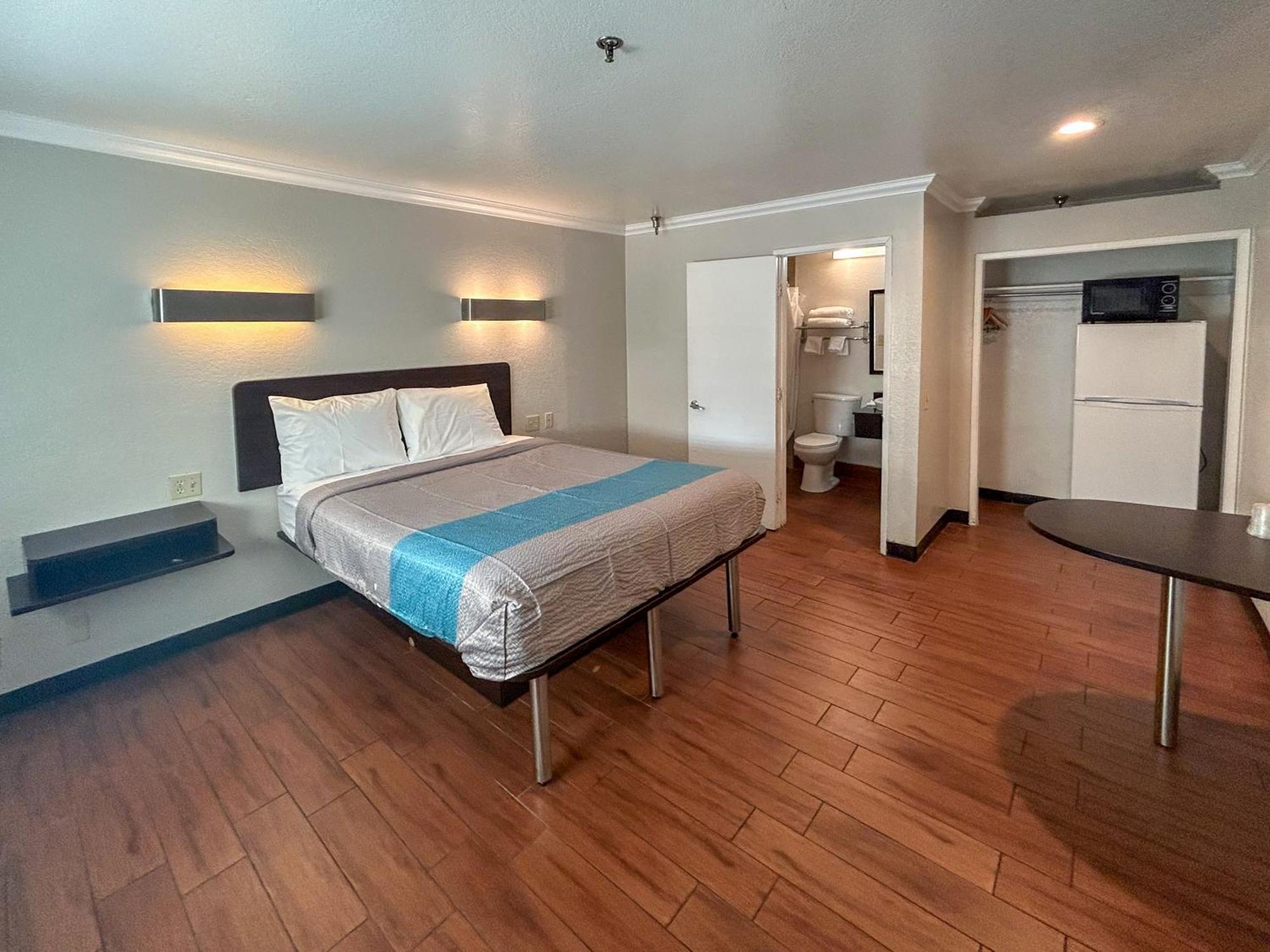 Motel 6 Ontario Ca Convention Center Airport ภายนอก รูปภาพ