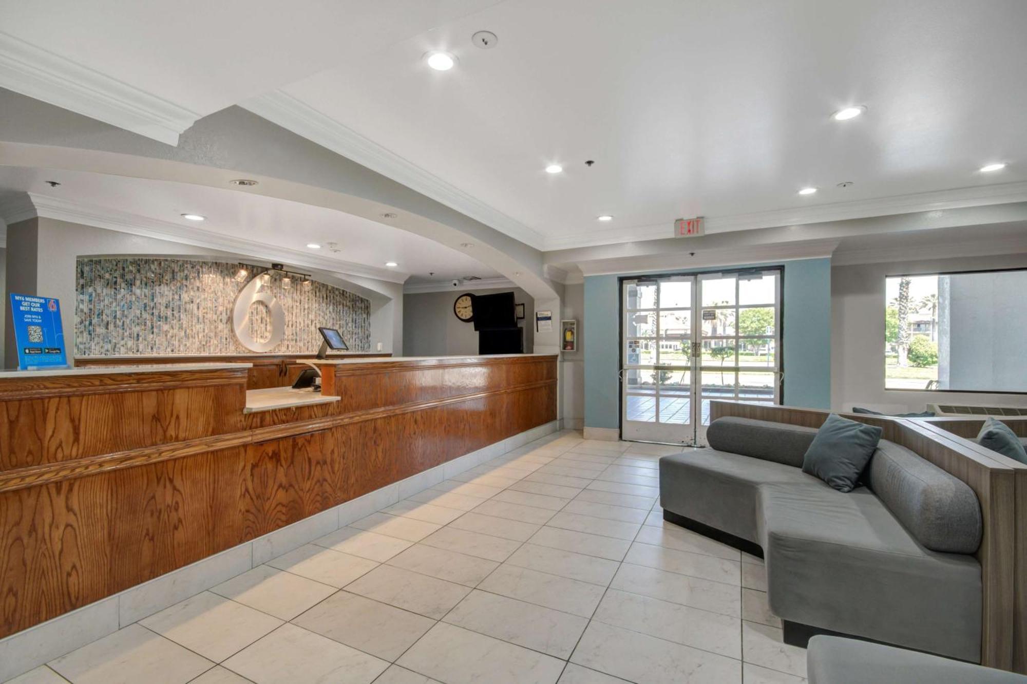 Motel 6 Ontario Ca Convention Center Airport ภายนอก รูปภาพ