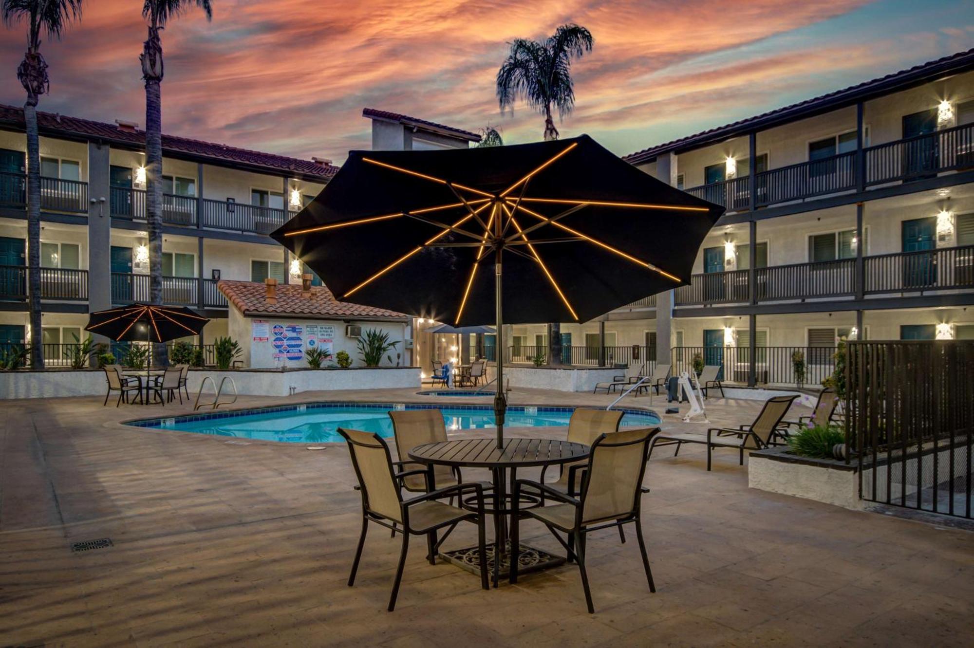Motel 6 Ontario Ca Convention Center Airport ภายนอก รูปภาพ